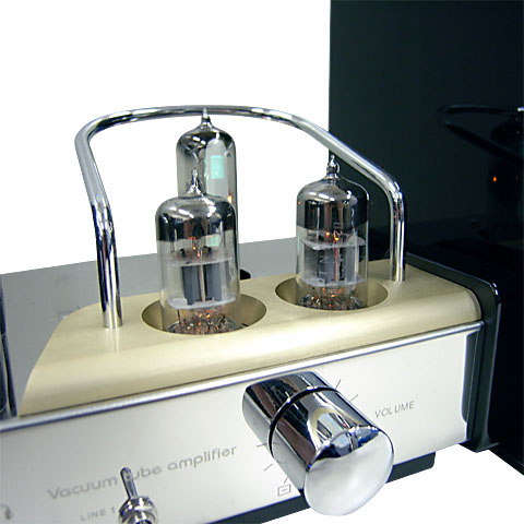 RWC、クレードルも付属するiPod用真空管システム