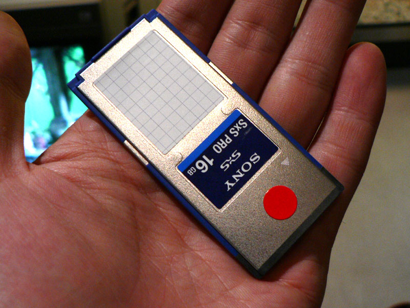 ソニー、SxSメモリカード記録の業務用カム「XDCAM EX」