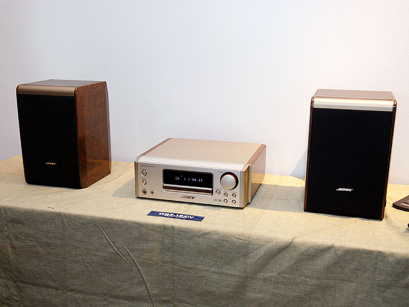 ボーズ、単品スピーカー「125」をセットにしたCD/DVDコンポ
