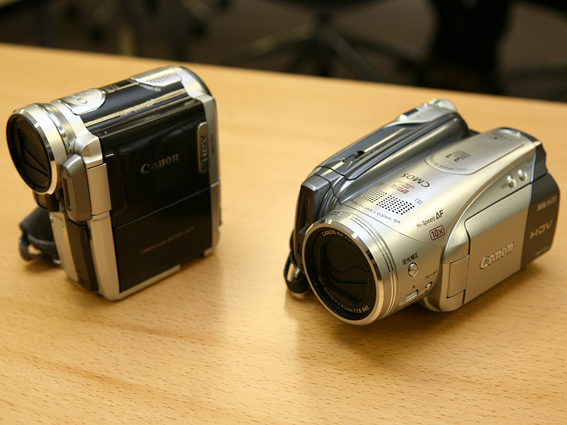 キヤノン、感度が向上した横型HDVカメラ「iVIS HV20」