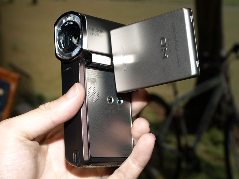 ソニー、世界最小フルHDハンディカムを発表