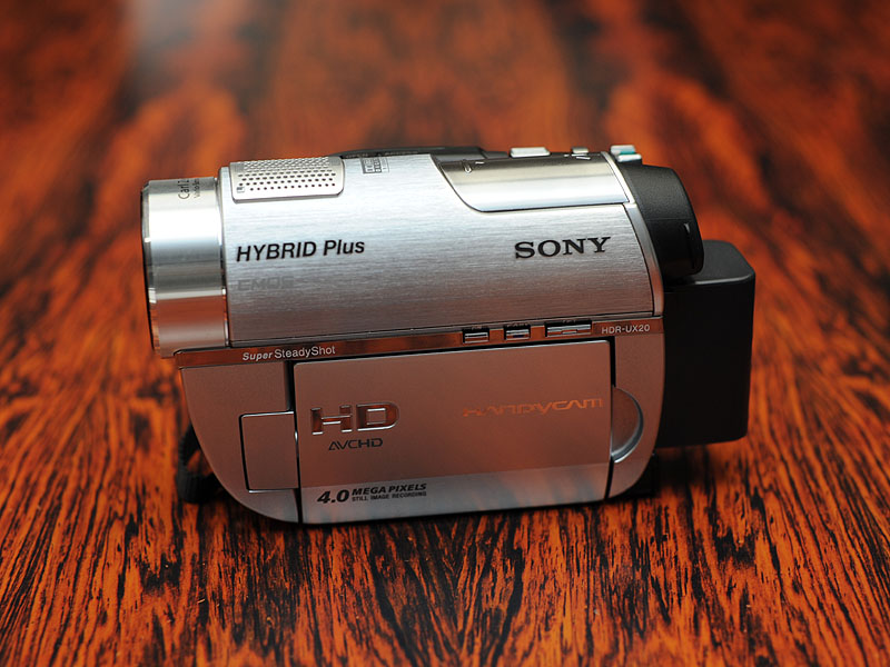 ソニー、8GBメモリとDVD/MSも備えた「ハイブリッドプラス」