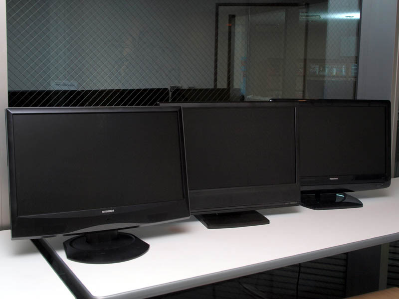 デジタルチューナ内蔵の22型フルHD液晶を比較