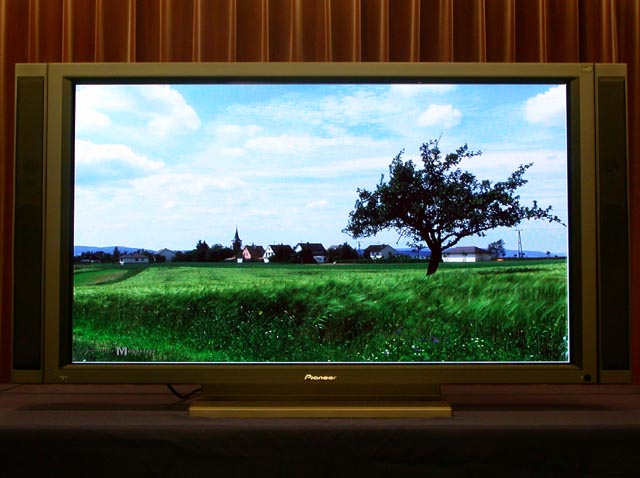 パイオニア、新型プラズマディスプレイの内覧会を実施