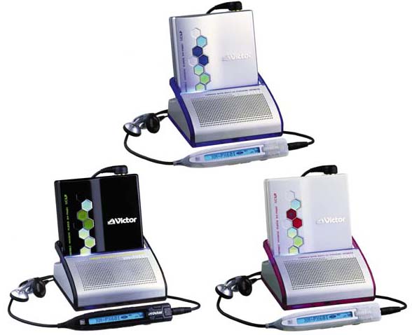 ビクター、スピーカー内蔵スタンド付属ポータブルMDプレーヤー