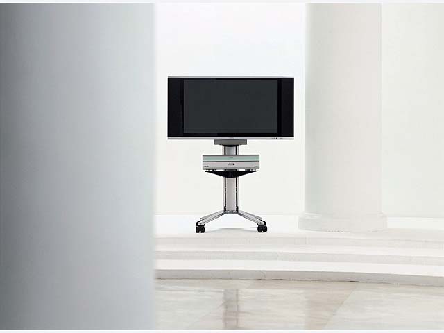 日立、世界初の32インチプラズマテレビを発売