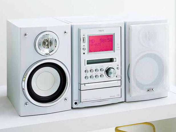 ソニー、本体色で音調が変わるMDシステム「アイワ XR-MJ1」