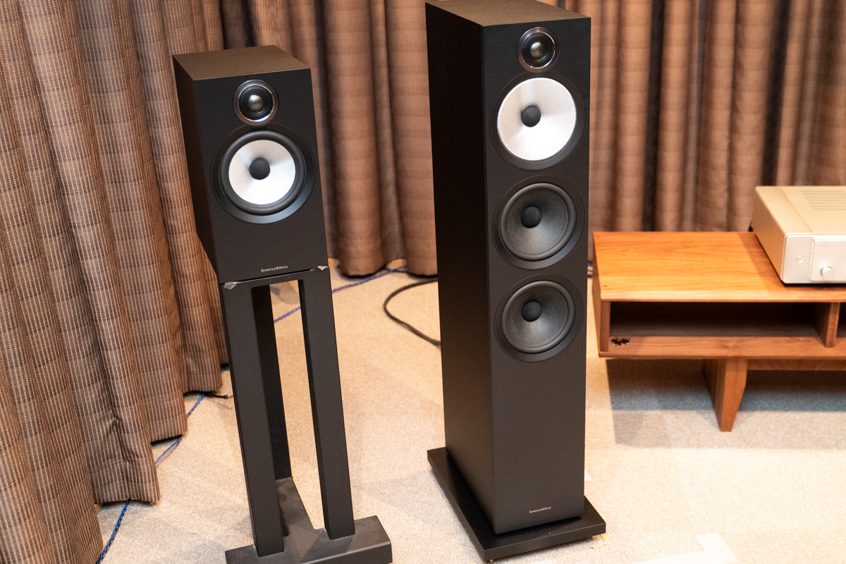 高価なブックシェルフ VS 手頃なフロア型どっちがいい?”B&W 600/700で