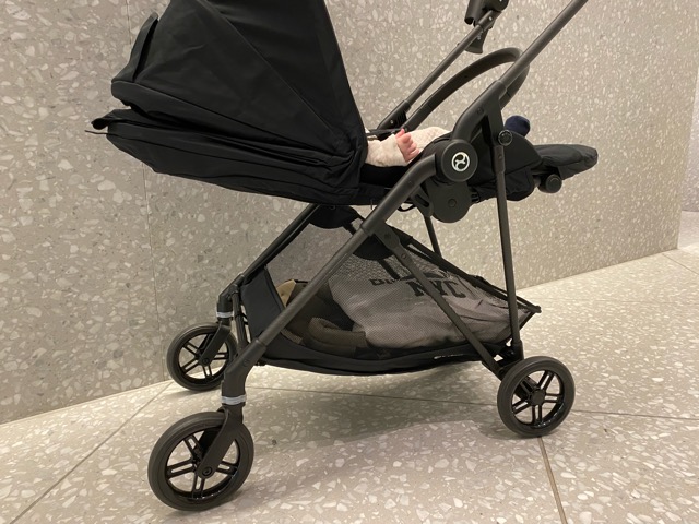ミニマリストのベビーカー「サイベックス メリオ」身軽な使い方
