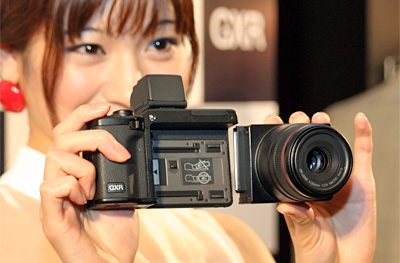 リコー、近藤社長の本気デジカメ登場、レンズ交換式「GXR」発売へ - BCN＋R