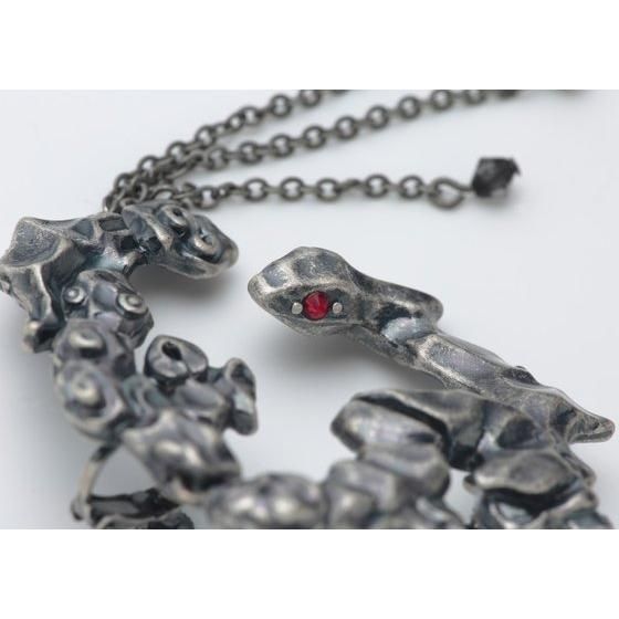 ウルトラマンオーブ「クレナイガイ ネックレス」「ジャグラス