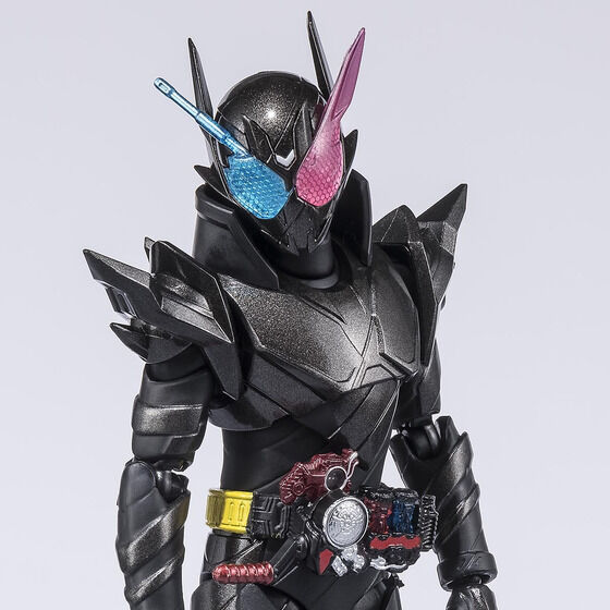 S.H.Figuarts 仮面ライダービルド ラビットタンクハザードフォーム