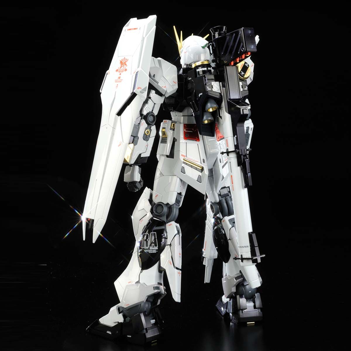 MG 1/100 RX-93 νガンダム Ver．Ka チタニウムフィニッシュ