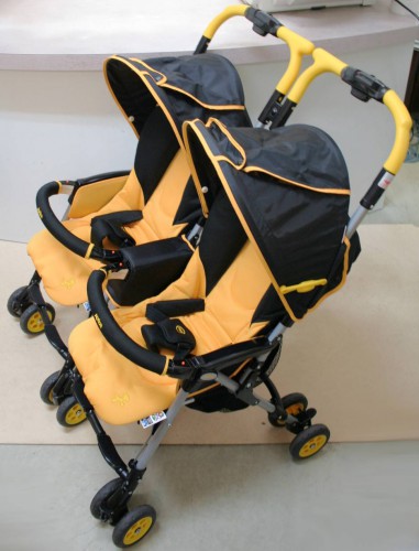 ネルッコベッドツインズサーモ アップリカ製2人乗りベビーカー №18711