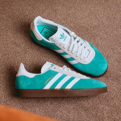 今すぐ発売：リバプールFC x アディダスガゼルサードキット