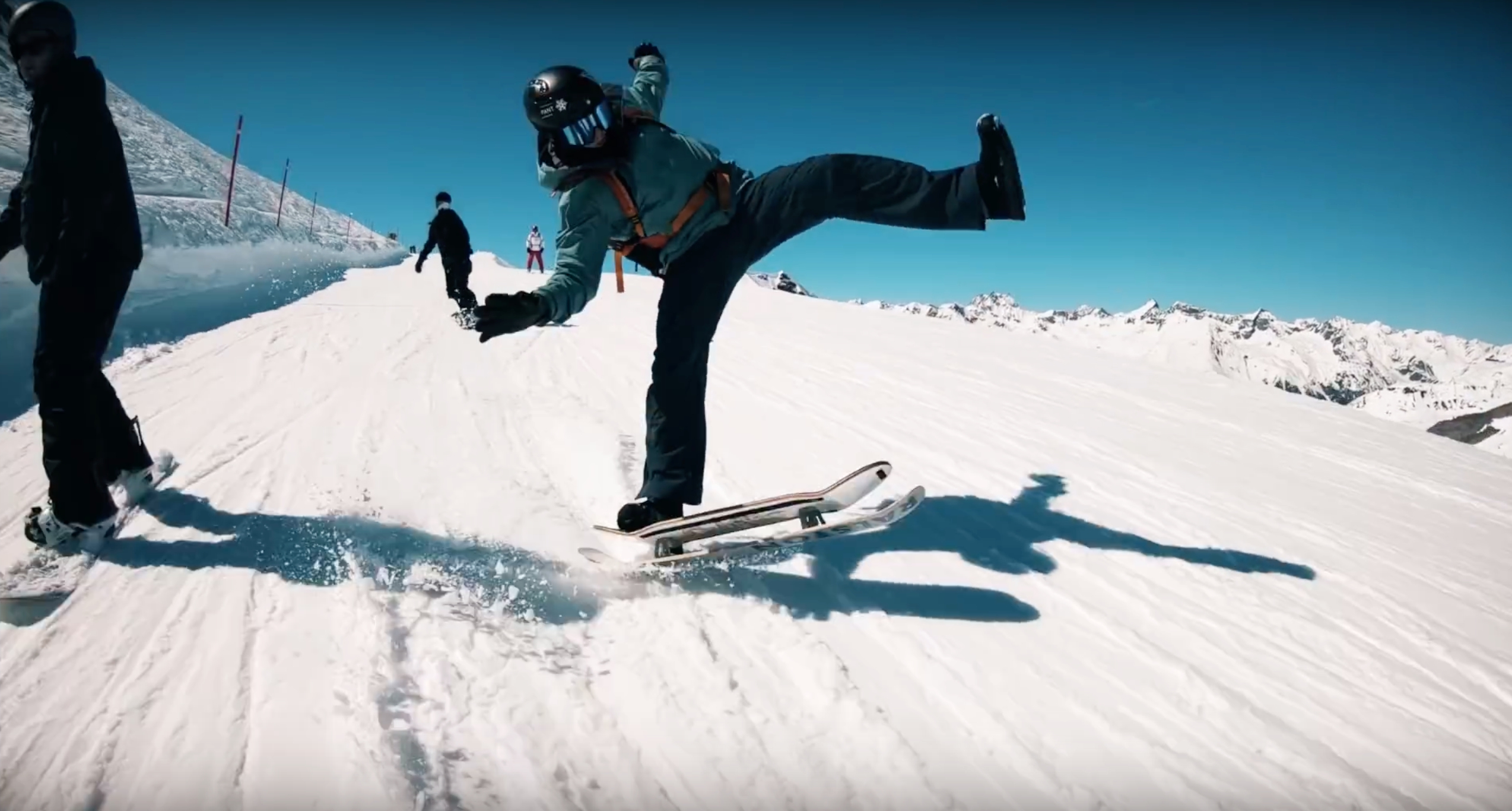 スノースケートに興ずるテリエ・ハーカンセンの休日に密着