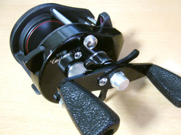 RYOBI　CASPRO キャスプロ 400V Amazon | リョービ キャスプロ 400V 右巻き ベイトリール オールド