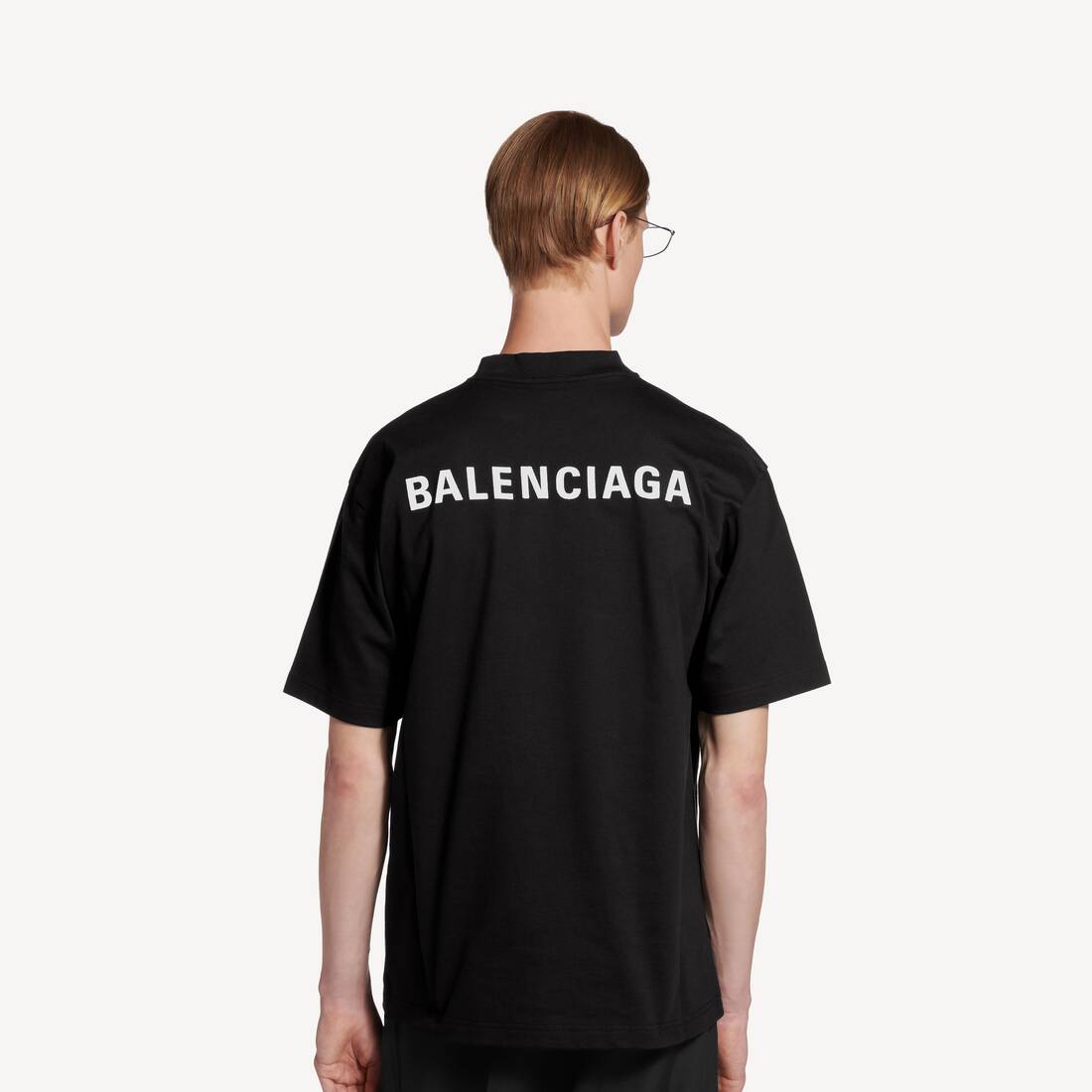 New Balenciaga Back Tシャツ ミディアムフィット で ブラック