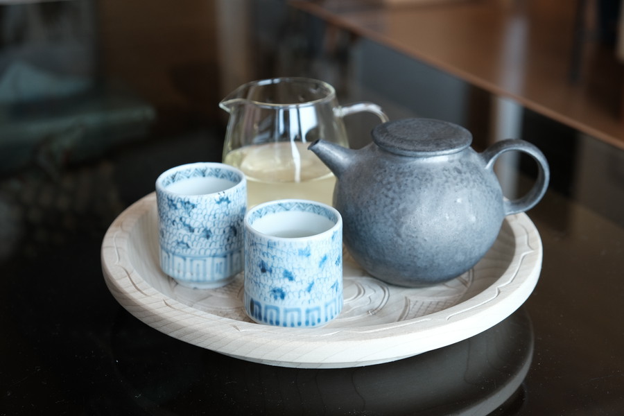 古伊万里染付 微塵唐草文 のぞき猪口 | まるや