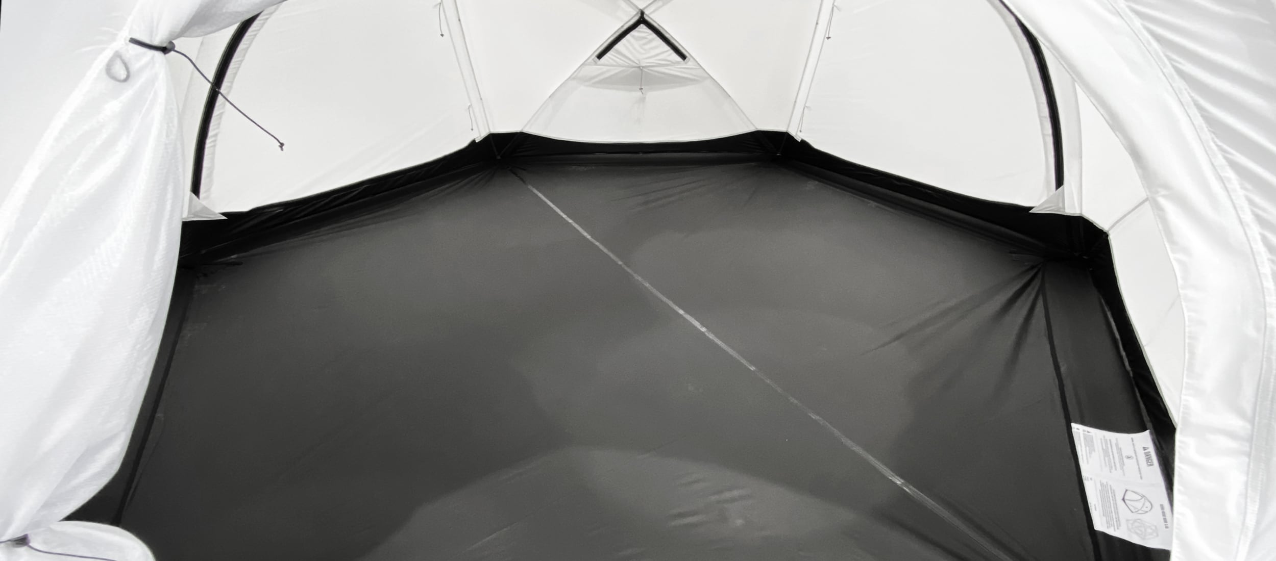 ACORN HOUSE 3.45 BLACK | groundcover