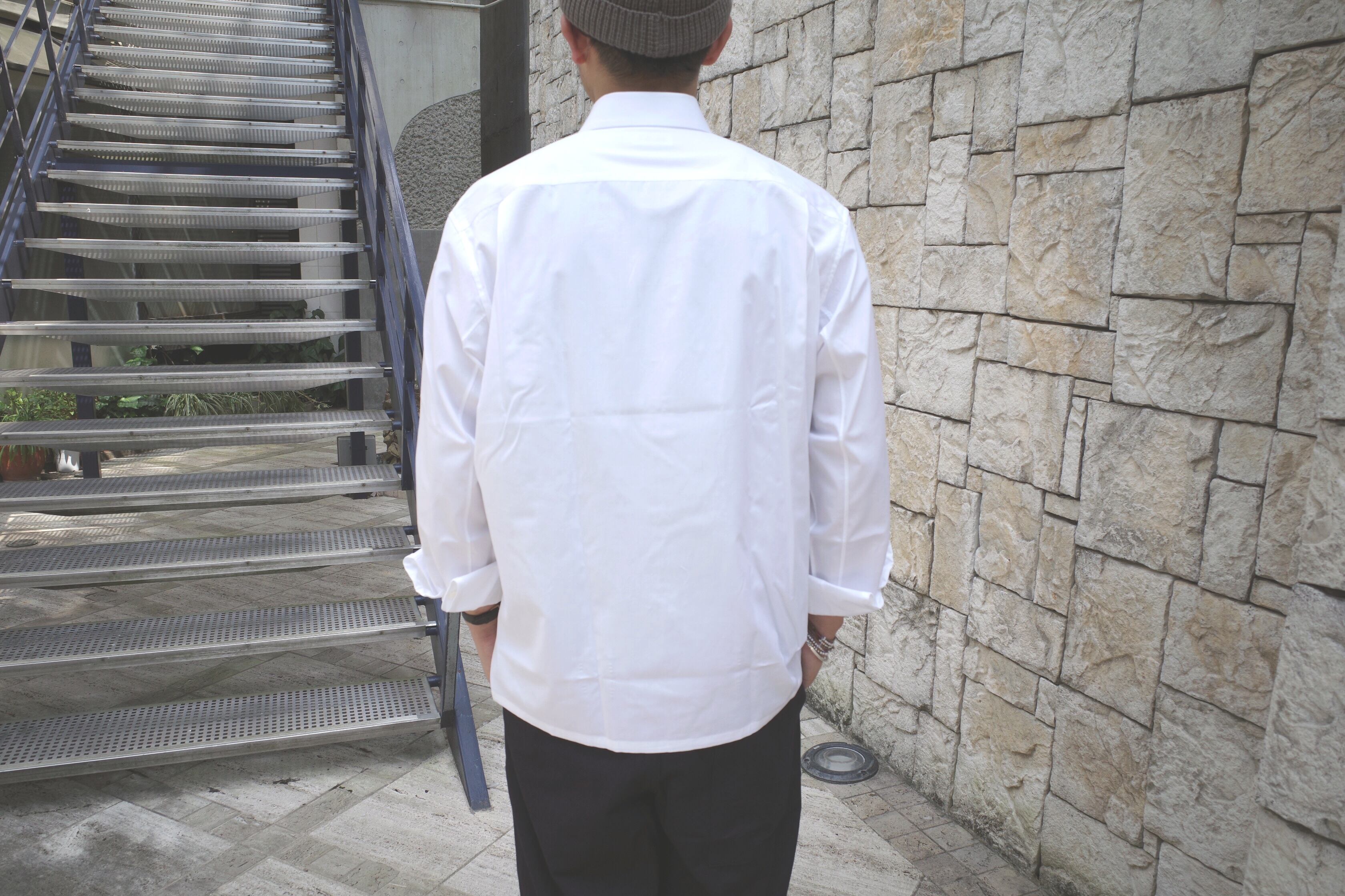 Sans limite / ブロードボックス大開襟 | Signs