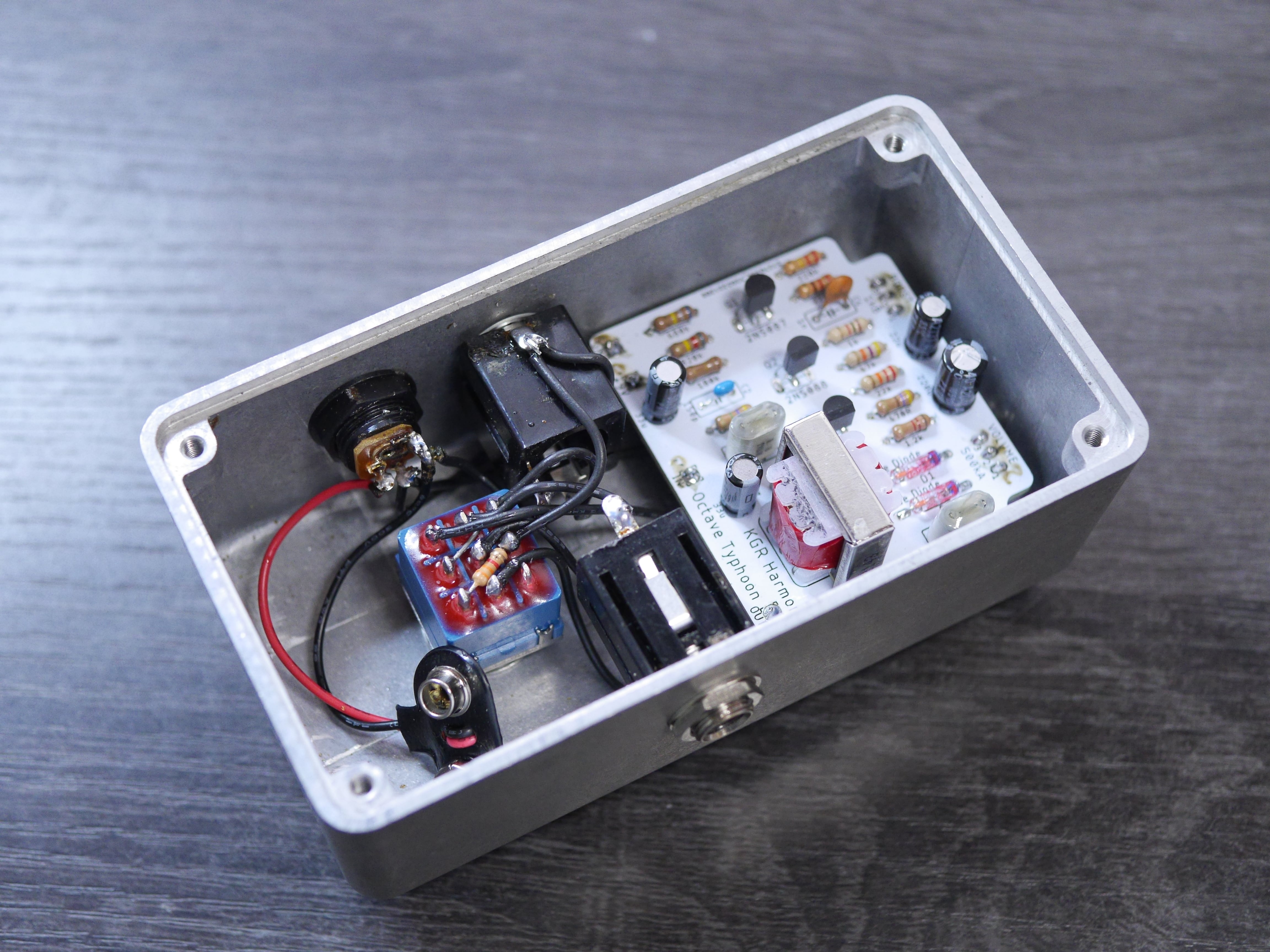 オクタビア系オクターブファズ 