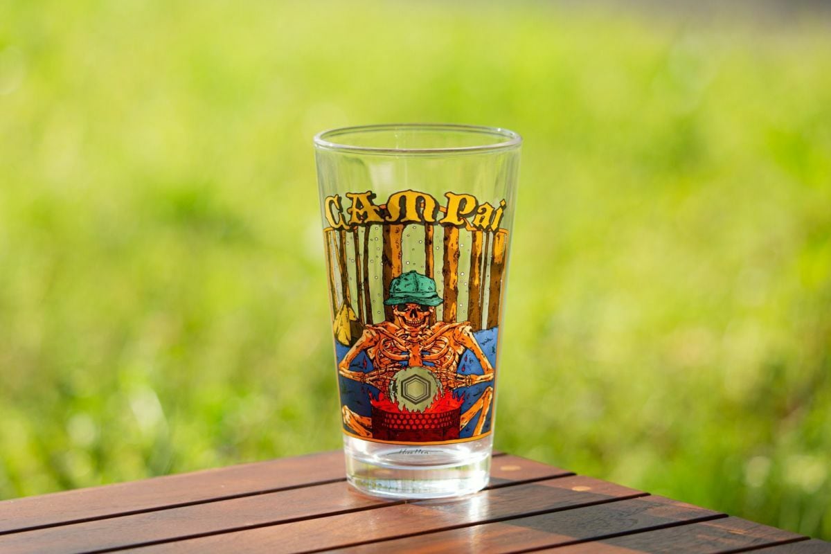 HILLS FIELD オリジナルパイントグラス -キャンプぁい- 480ml | BlackLabel