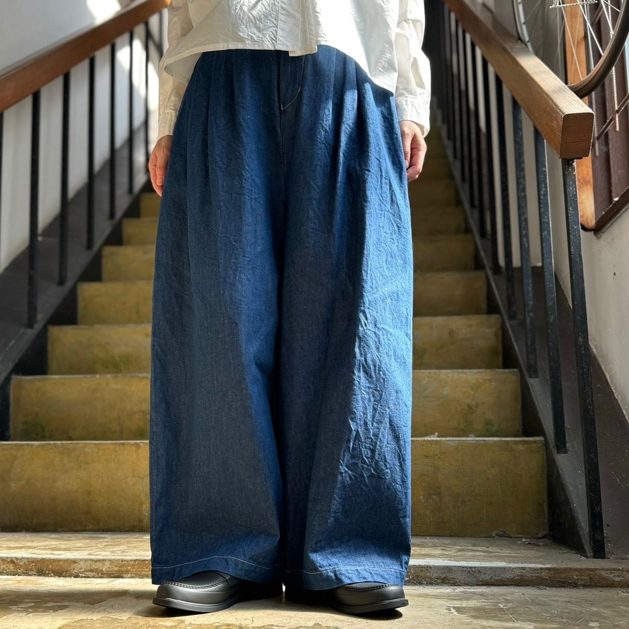 yuni - 11ozデニム ハイウエストコクーンパンツ | clever elephant