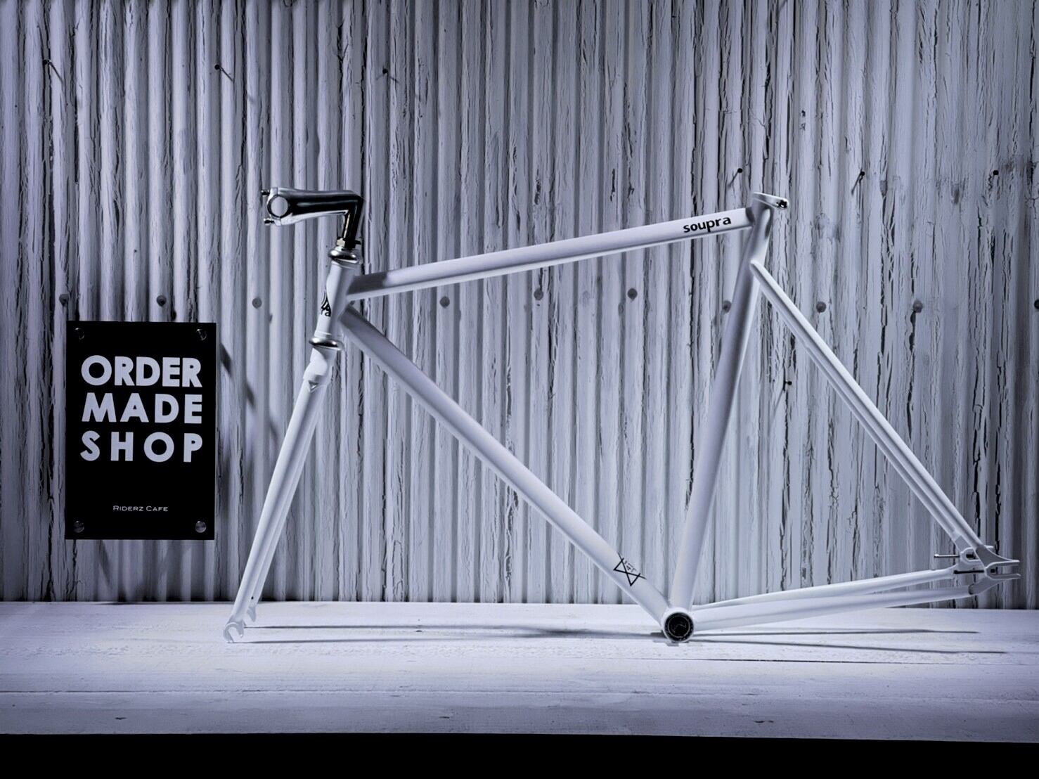 50e4aaaec6caf5f8c3de205840562d