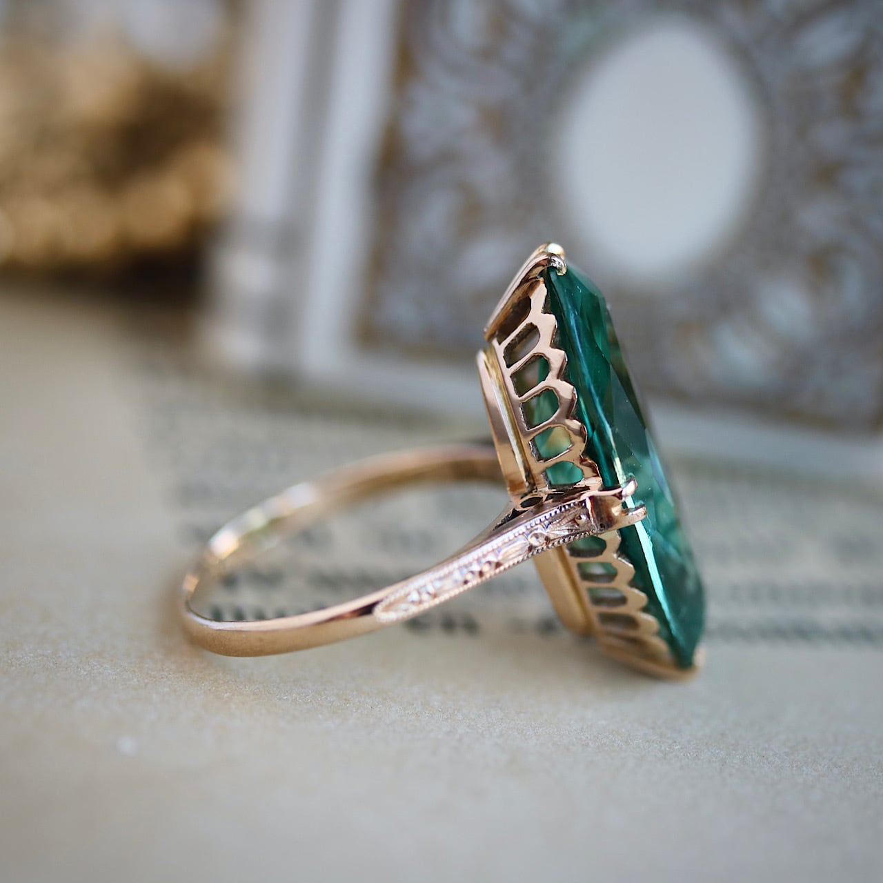 K18 モスグリーンカラー 合成石 和彫 ヴィンテージリング | 結antiques