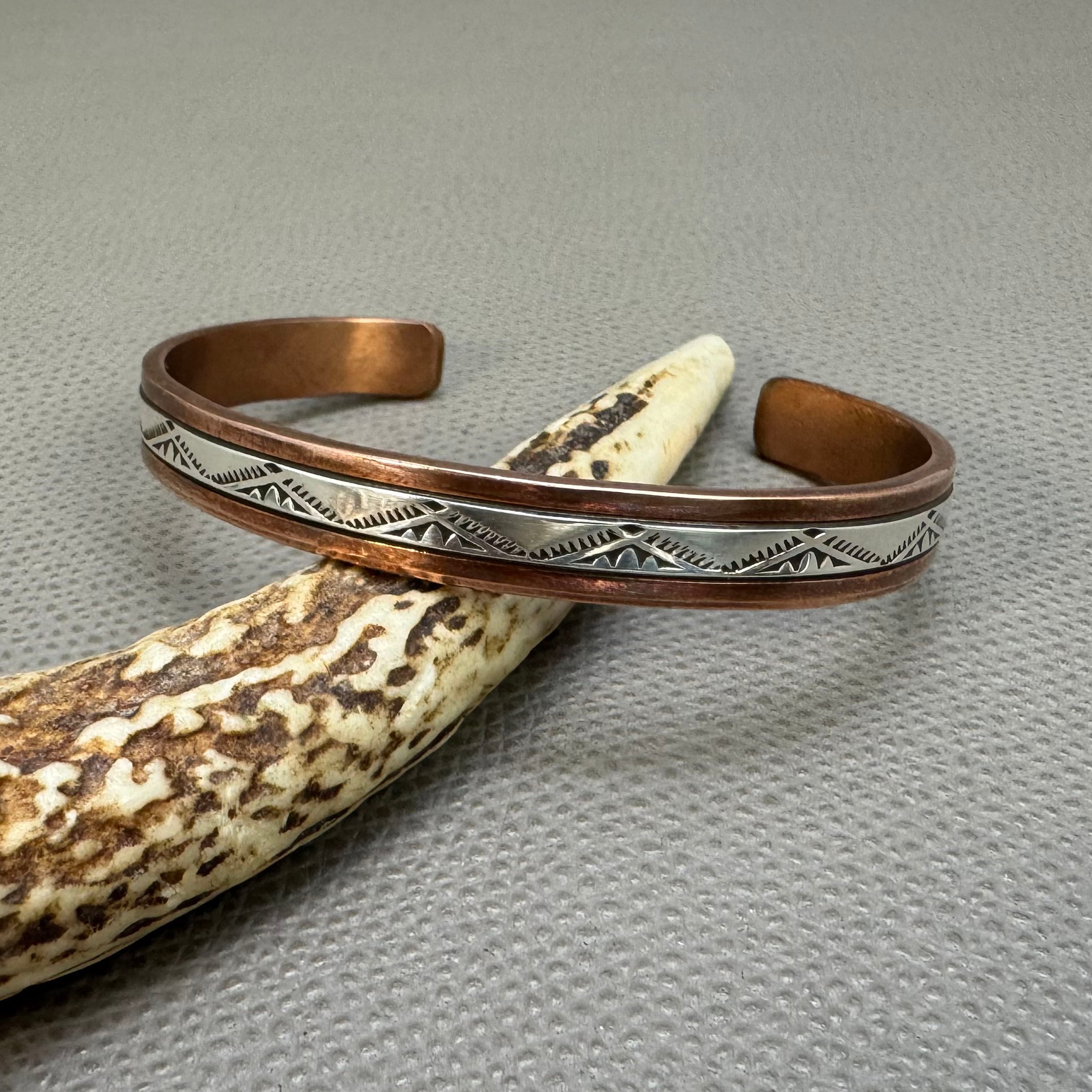 NAVAJO（ナバホ）族 Harold Smith（ハロルド・スミス）作 マルチカラー