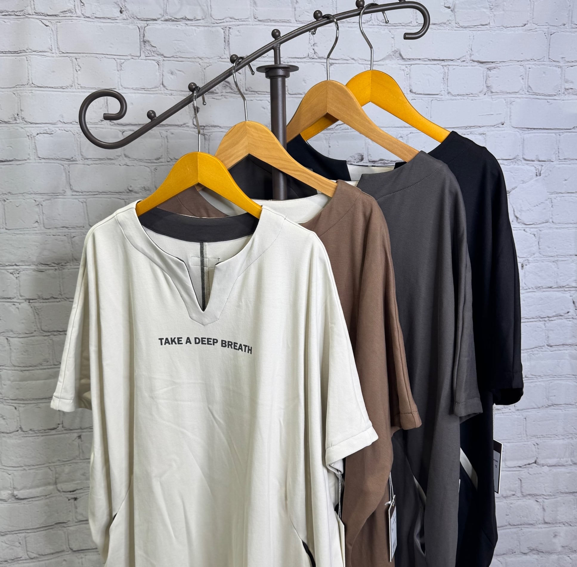 50%off❤️ SALE！ayane アヤン ワンピース丈キーネックロゴロンT