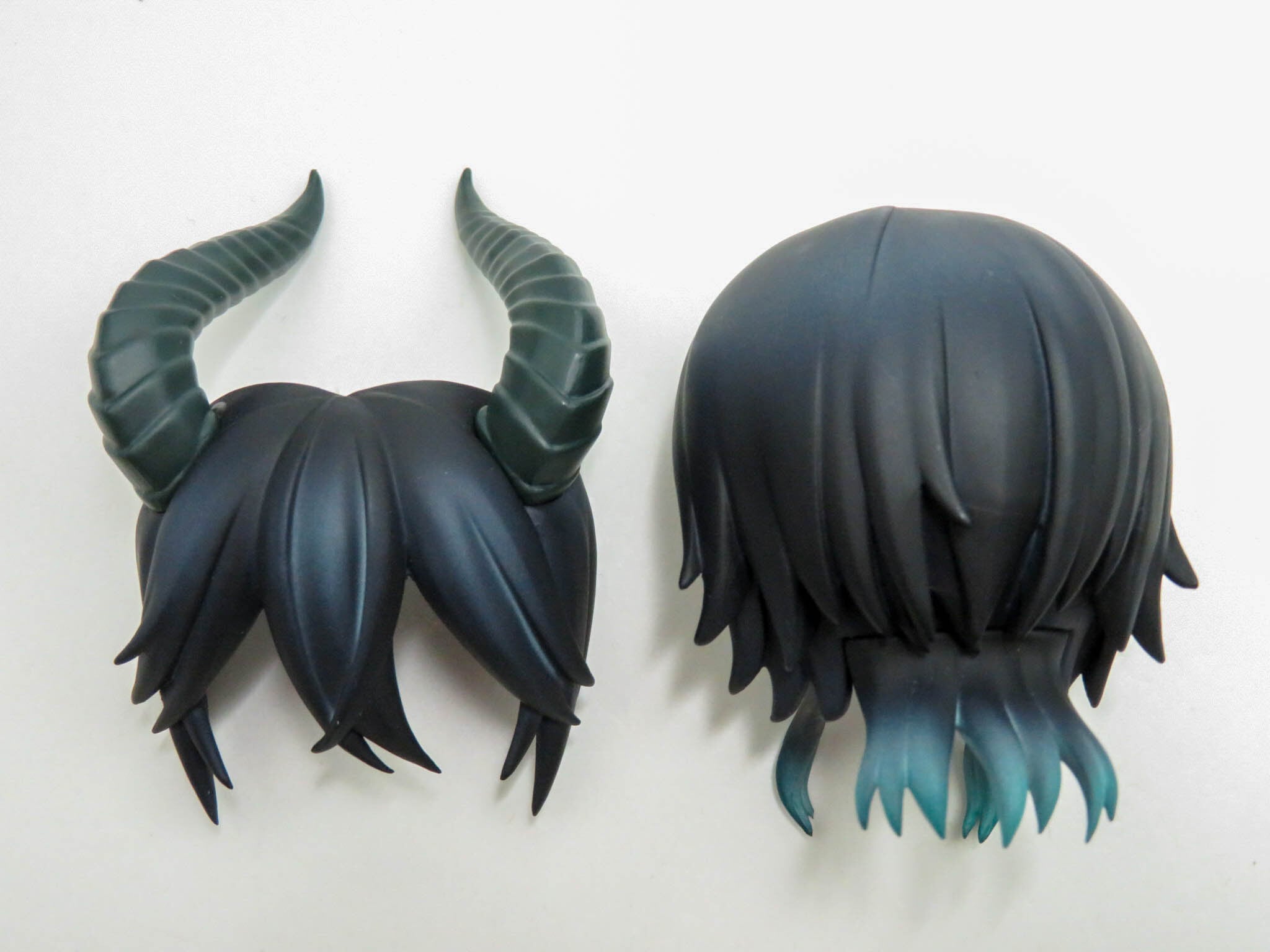 再入荷（A－ランク）【1620】 マレウス・ドラコニア 髪パーツ ツノ