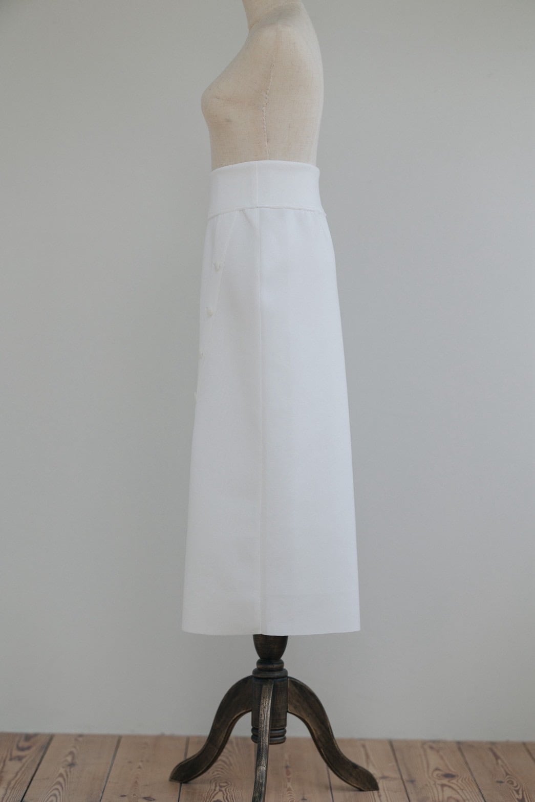 button line skirt | pois