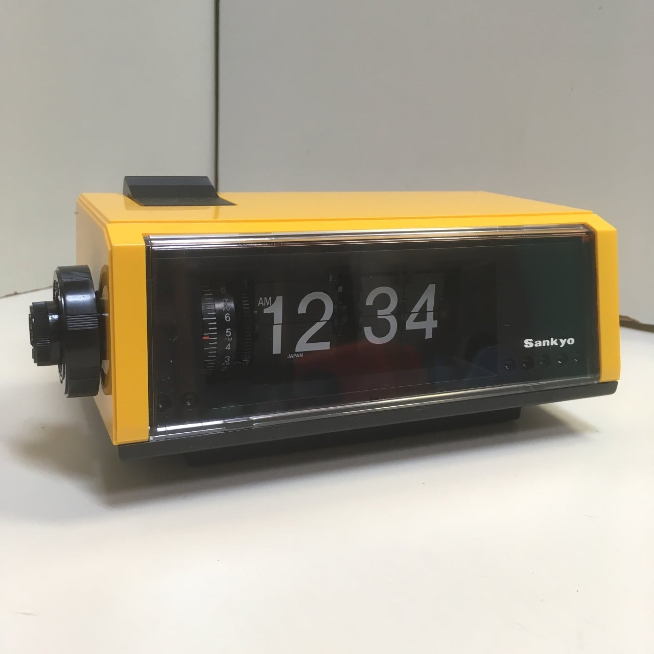 sankyo レトロなパタパタ時計【イエロー】（102520180） | 東京レトロ