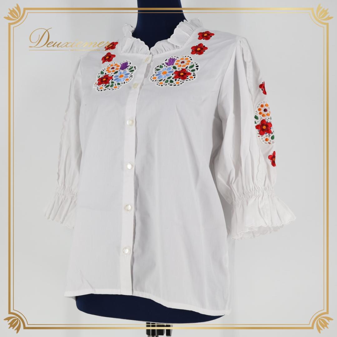 美品 フォークダンス衣装】ホワイト AURORA トップス ブラウス 刺繍 花