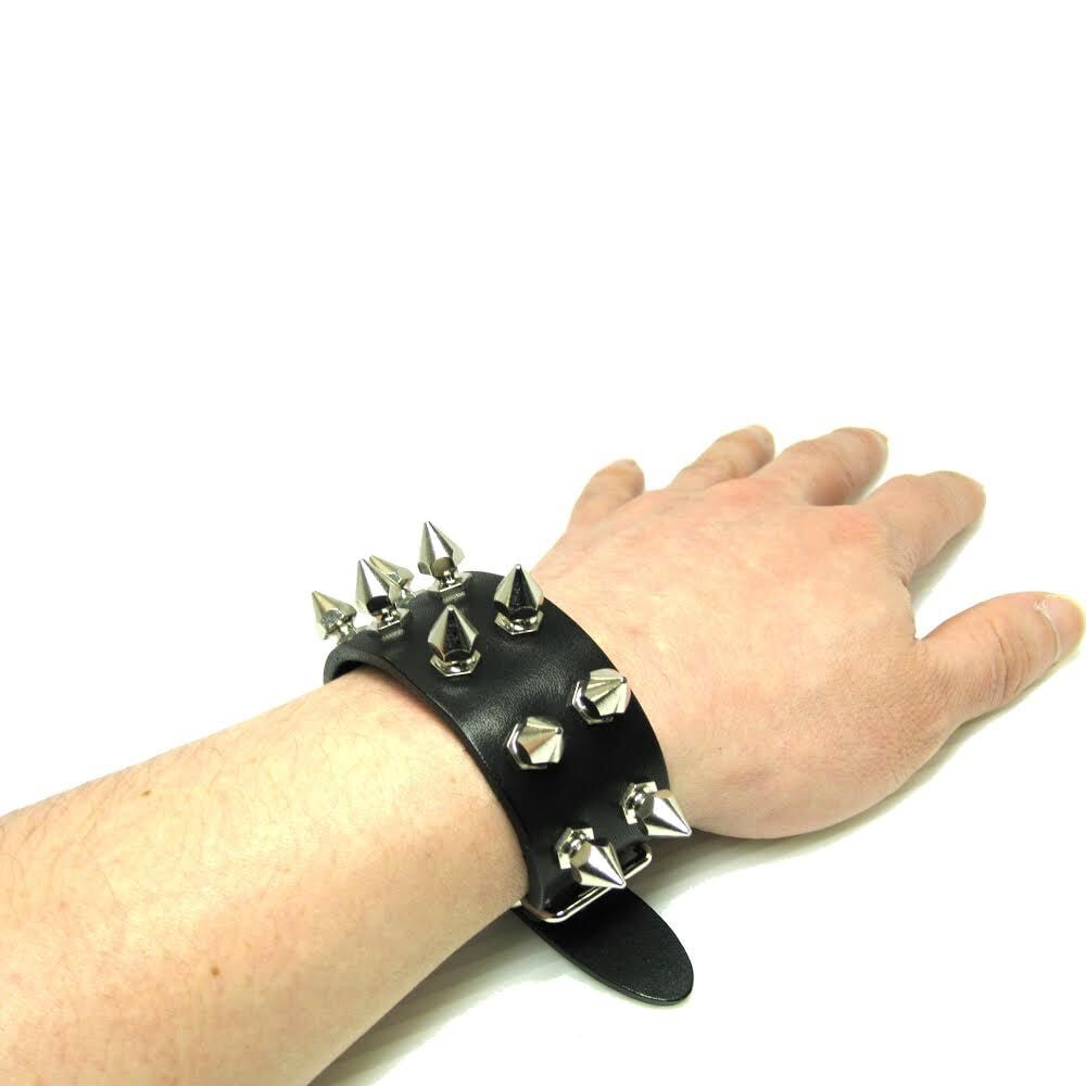 2連スパイクスタッズリストバンド ブラック×シルバー | SKULLNEST