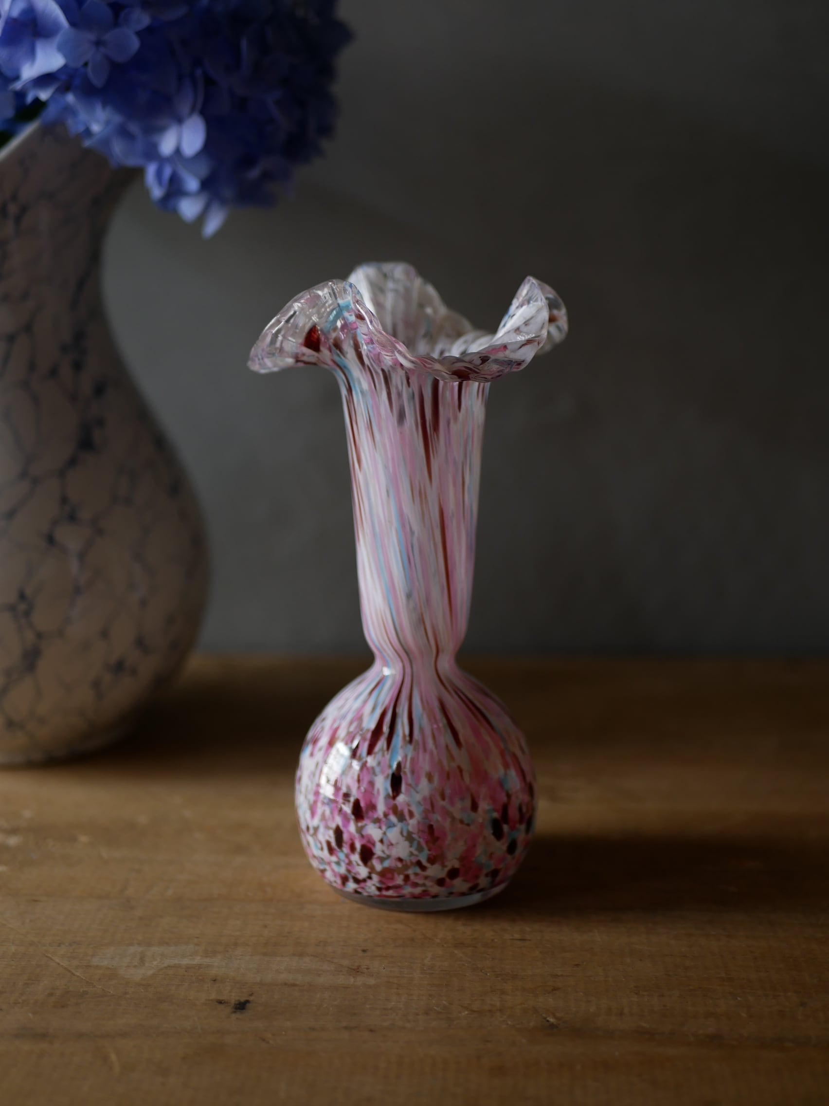 フランスアンティーク オパリンガラスの花瓶 ピンク系 一輪挿し グラス