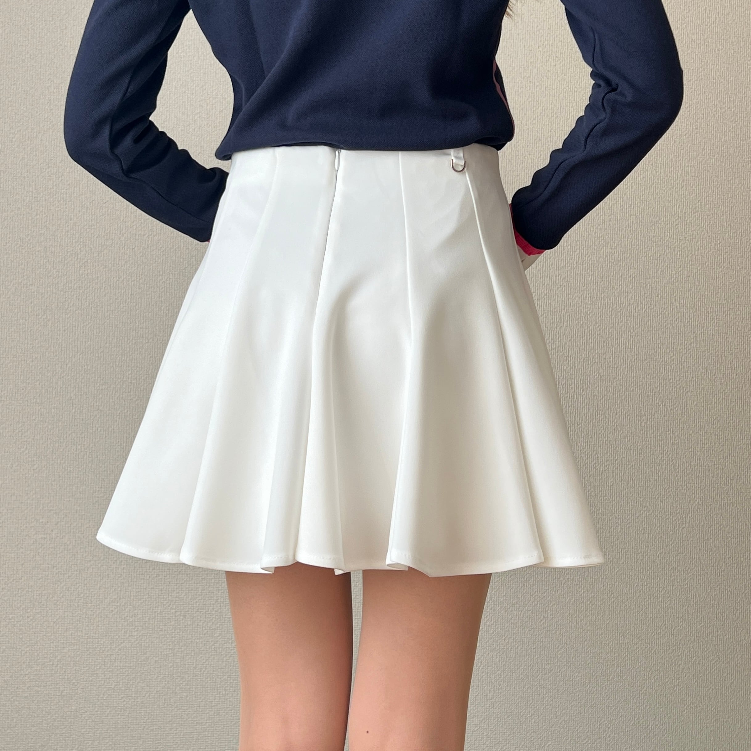 フレアゴルフスカート(2color) | R.E.M GOLF｜韓国ゴルフウェア通販サイト