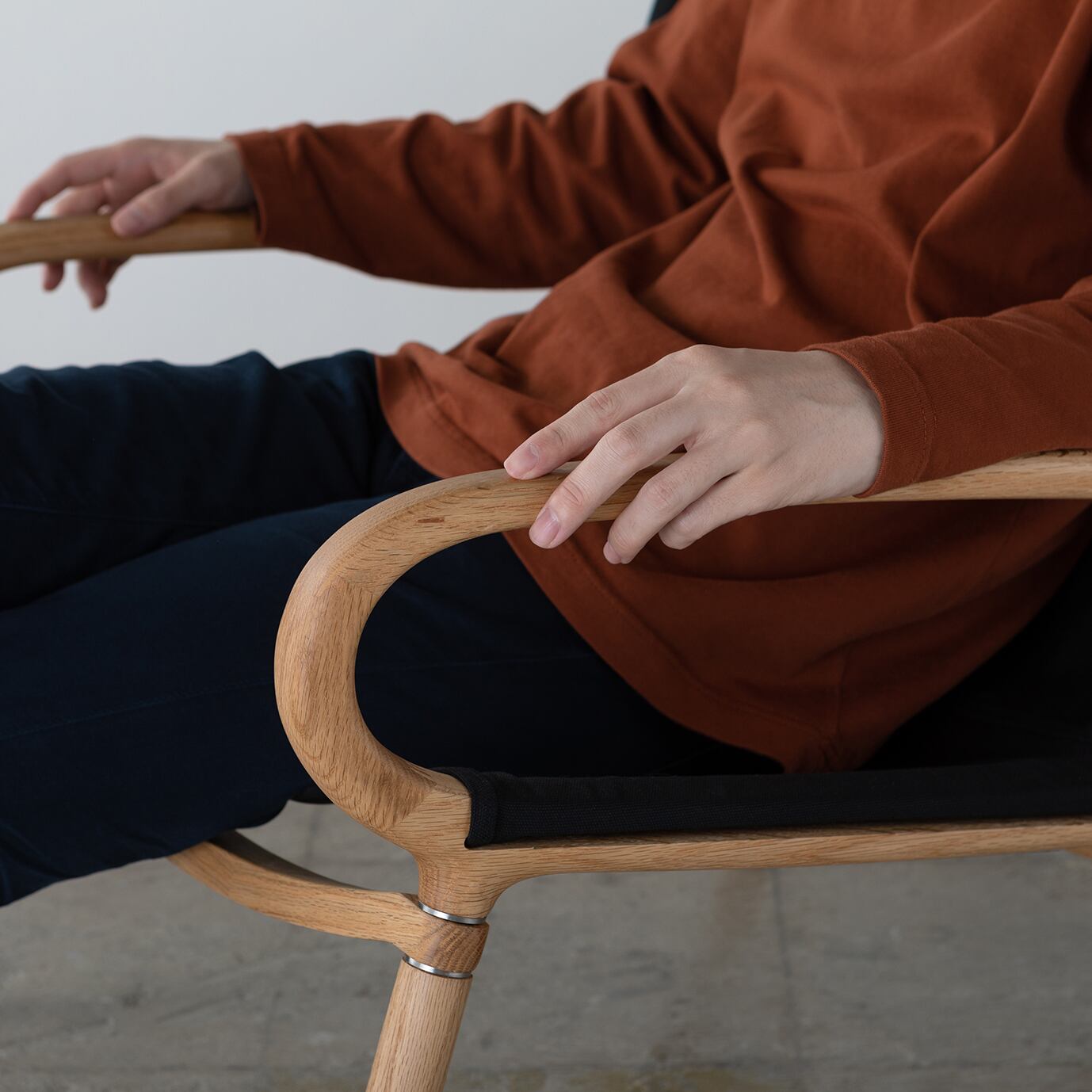 グランドチェア ウォルナット ファブリック グレー/ベージ Grand Chair