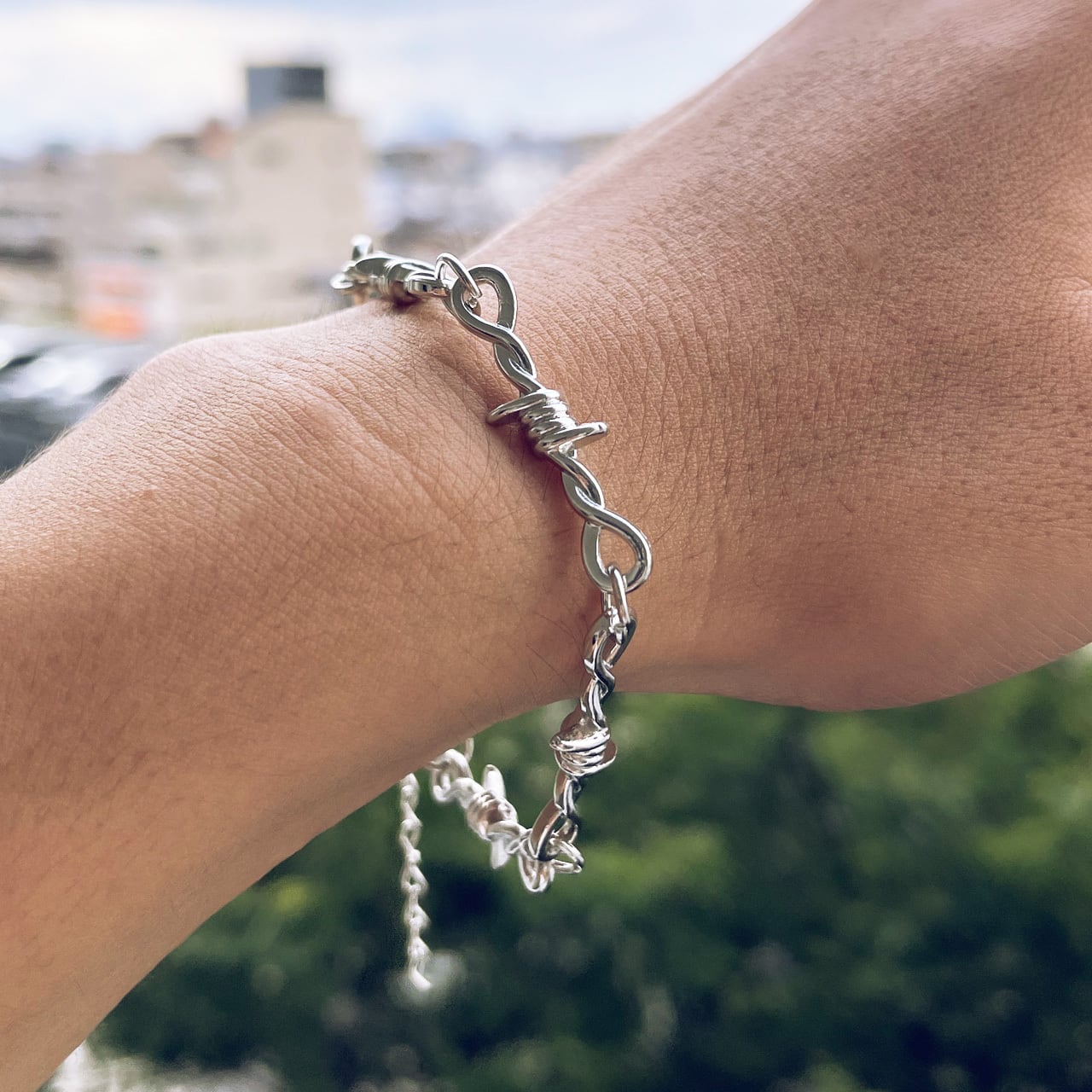 Barbed wire bracelet（有刺鉄線モチーフブレスレット） | 裏山urayama