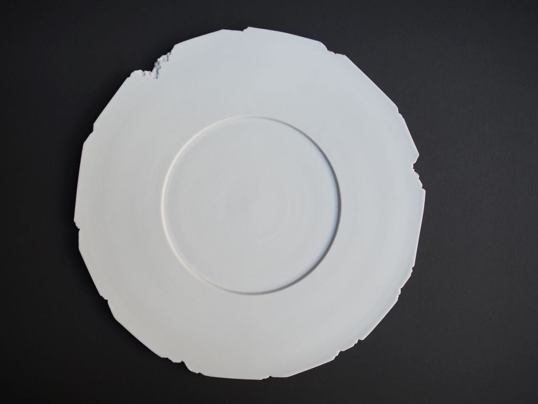 小林千恵 白磁全欠けリムプレート A | うつわ謙心 utsuwa-kenshin
