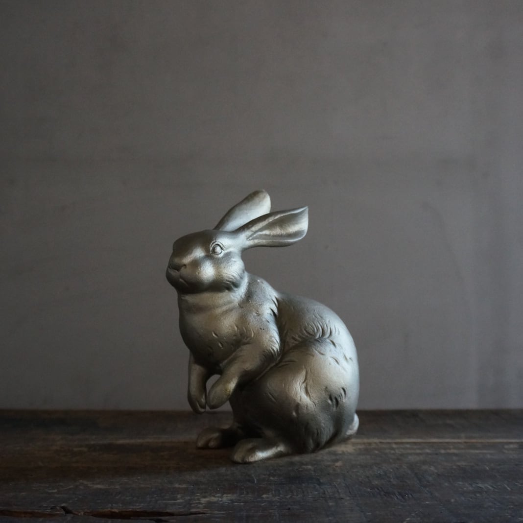古いうさぎの置物 | Konishi Koffee web shop