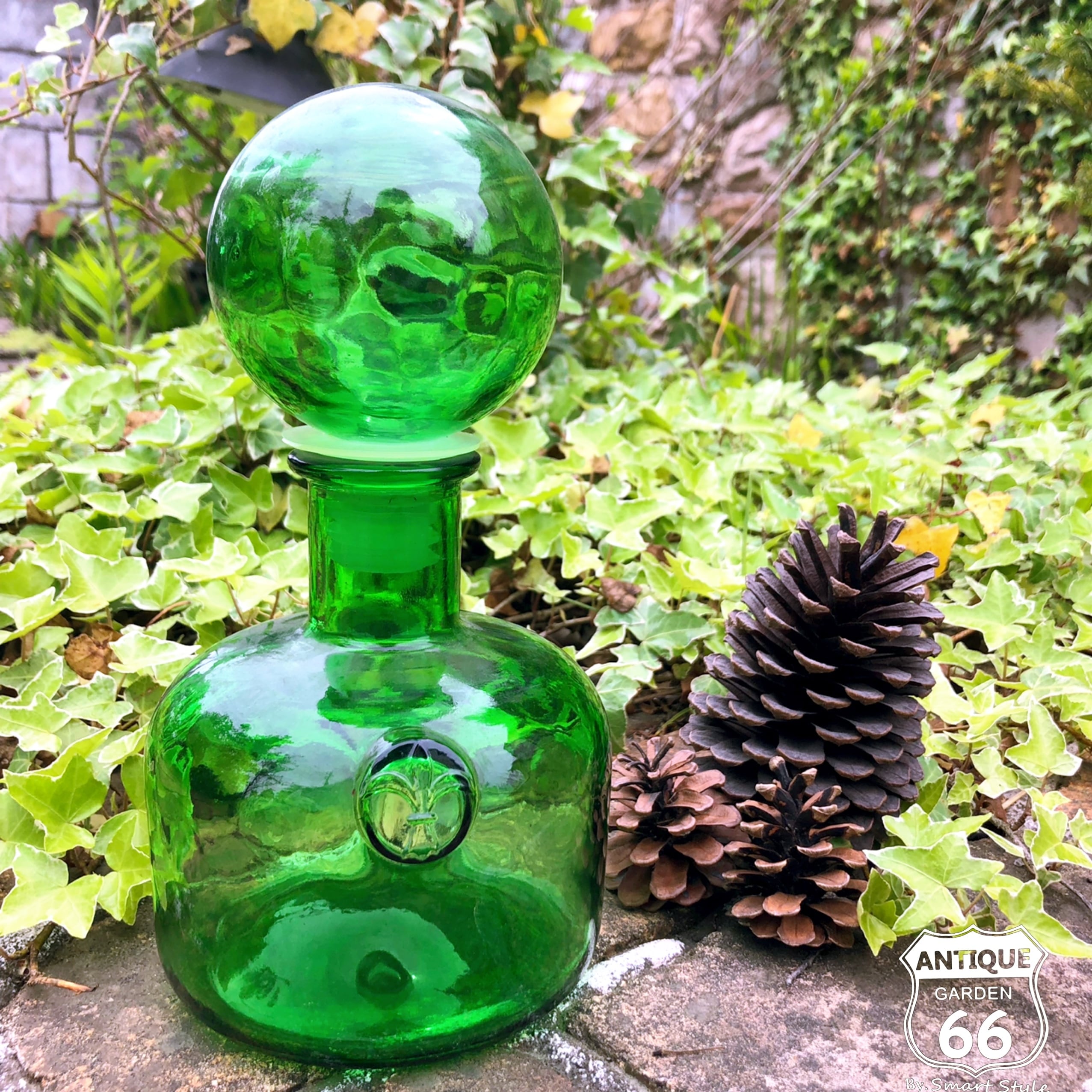 グリーン ガラス ボトル キャニスター キャンディポット ユリの紋章