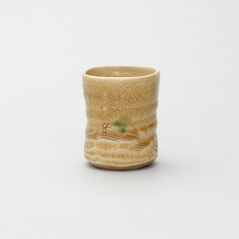 40】 六兵衛窯黄瀬戸くし目湯呑（大） 縦幅7cm 横幅7cm 高さ9cm 190g