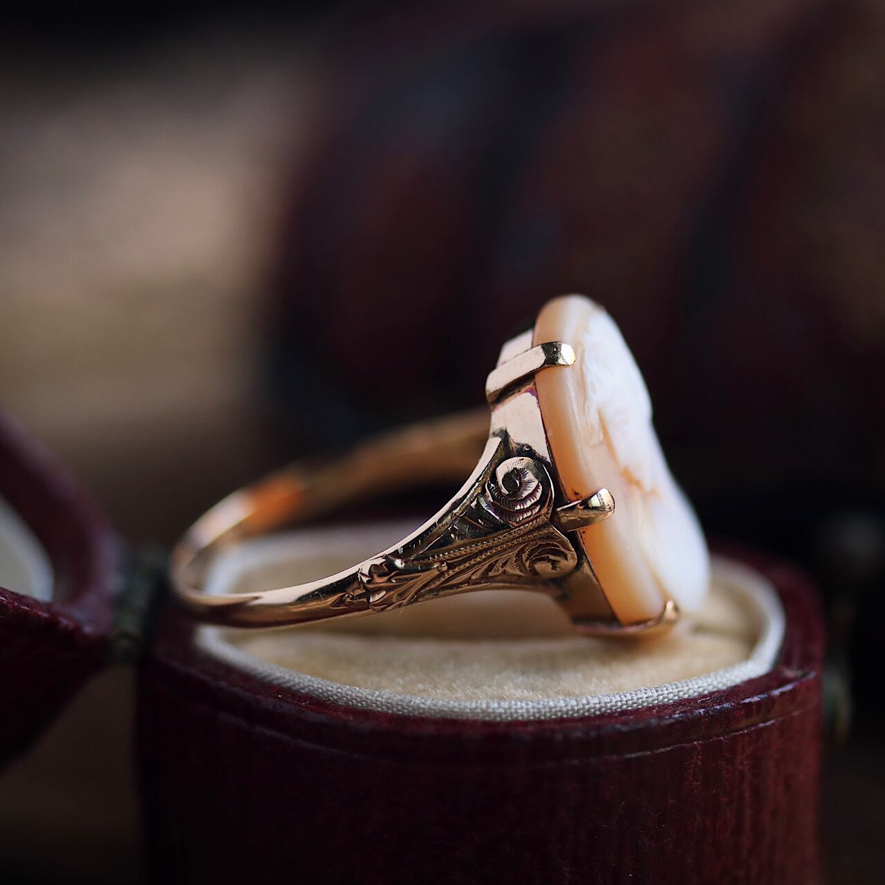 K18 貴婦人のシェルカメオ 和彫 ヴィンテージリング ソーティングメモ