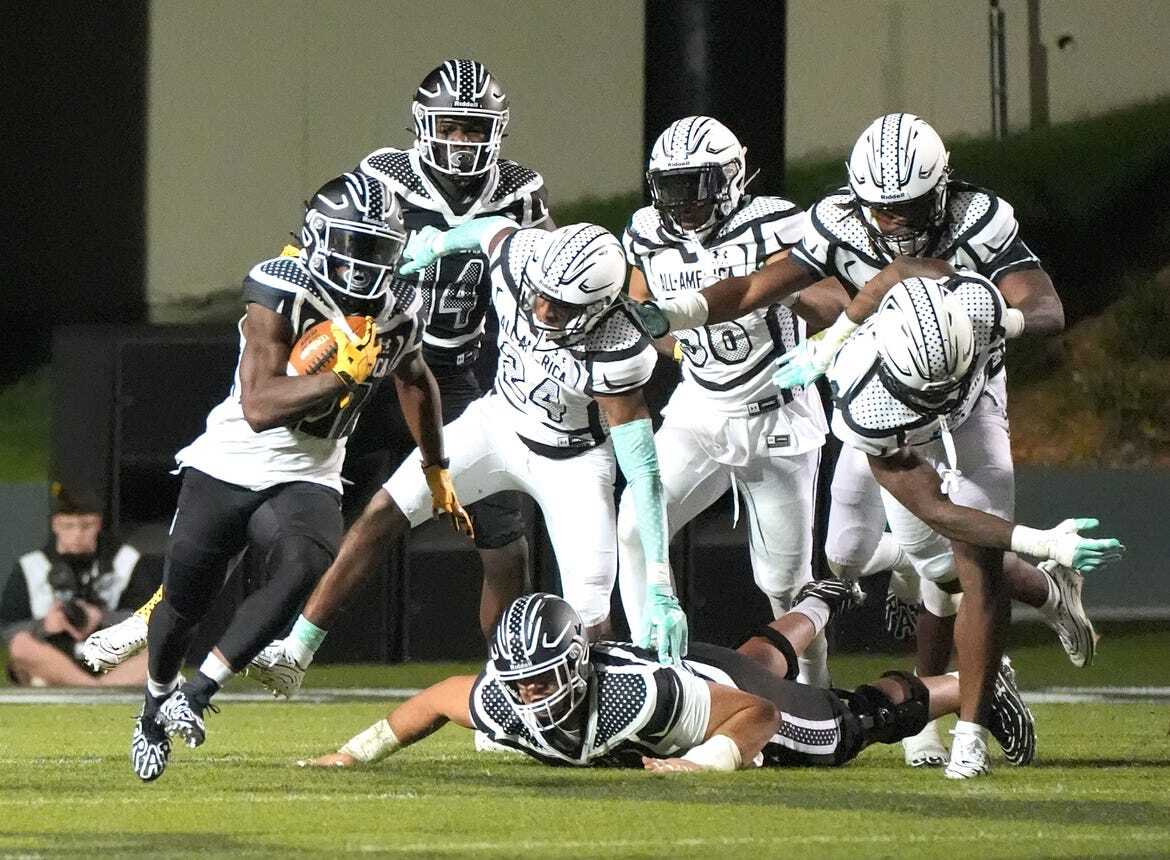 限定販売:27,27.5,28cm】UA BLUR Pro ALL AMERICAモデル アメフト