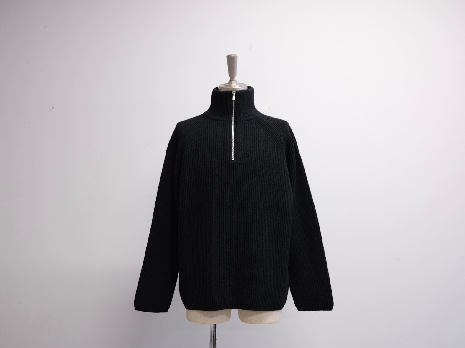 Men's BATONER” HIGH TWIST CARD WOOL RAGLAN HALF ZIP” | Lapel