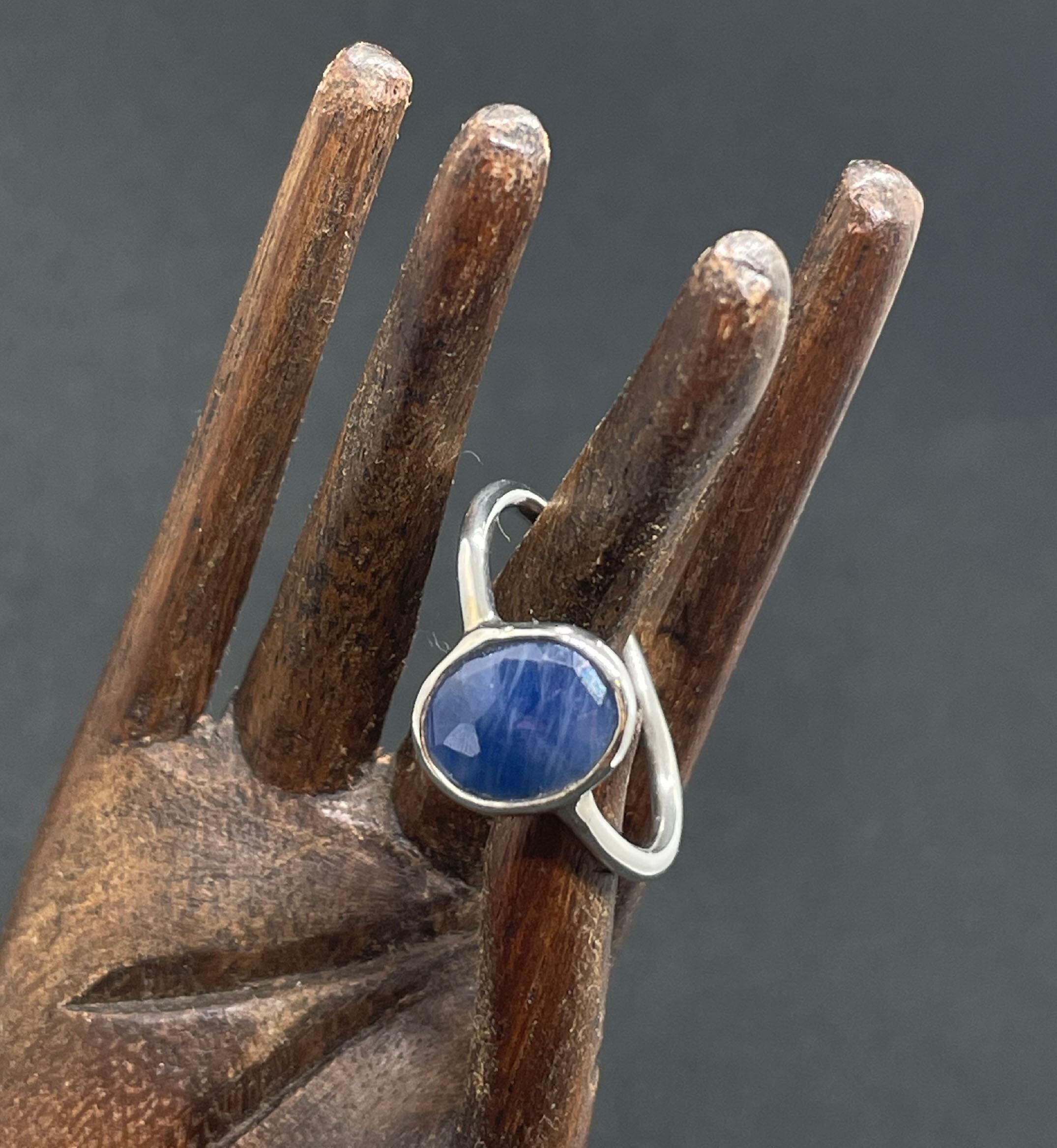 ブルーサファイア(大きめ)天然石 インド製シルバーリング | aitabaar