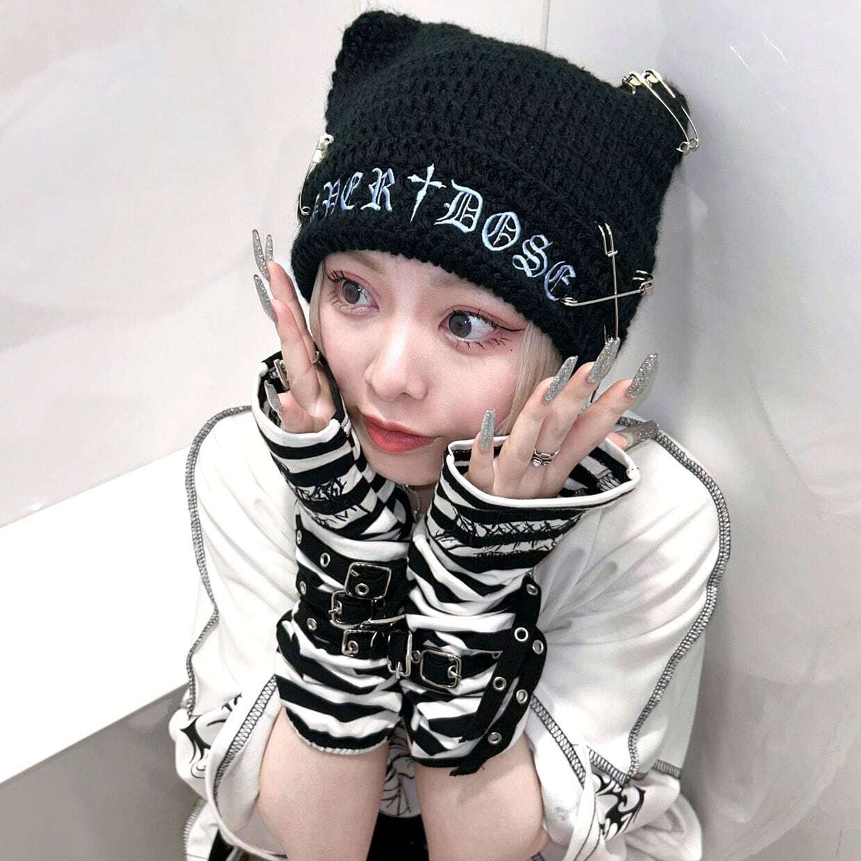 サブカルロゴ刺繍☆ネコ耳PINニット帽 | VOLCAN&APHRODITE